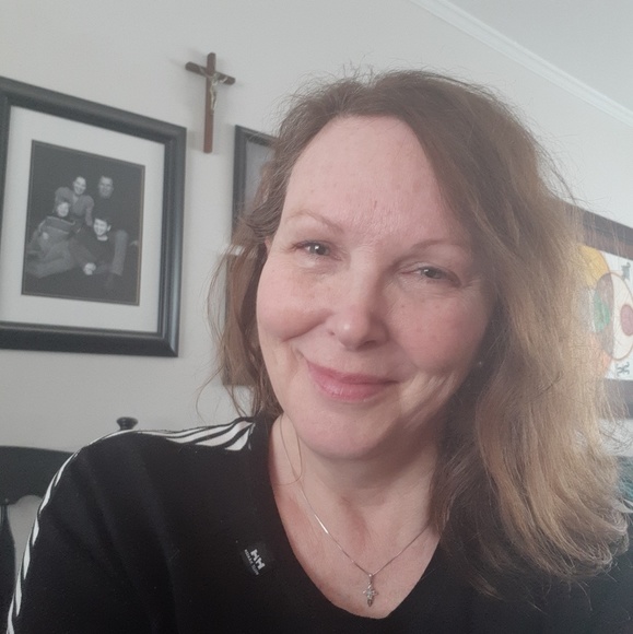 Meet your Posher, Lisa - Picture 1 of 1